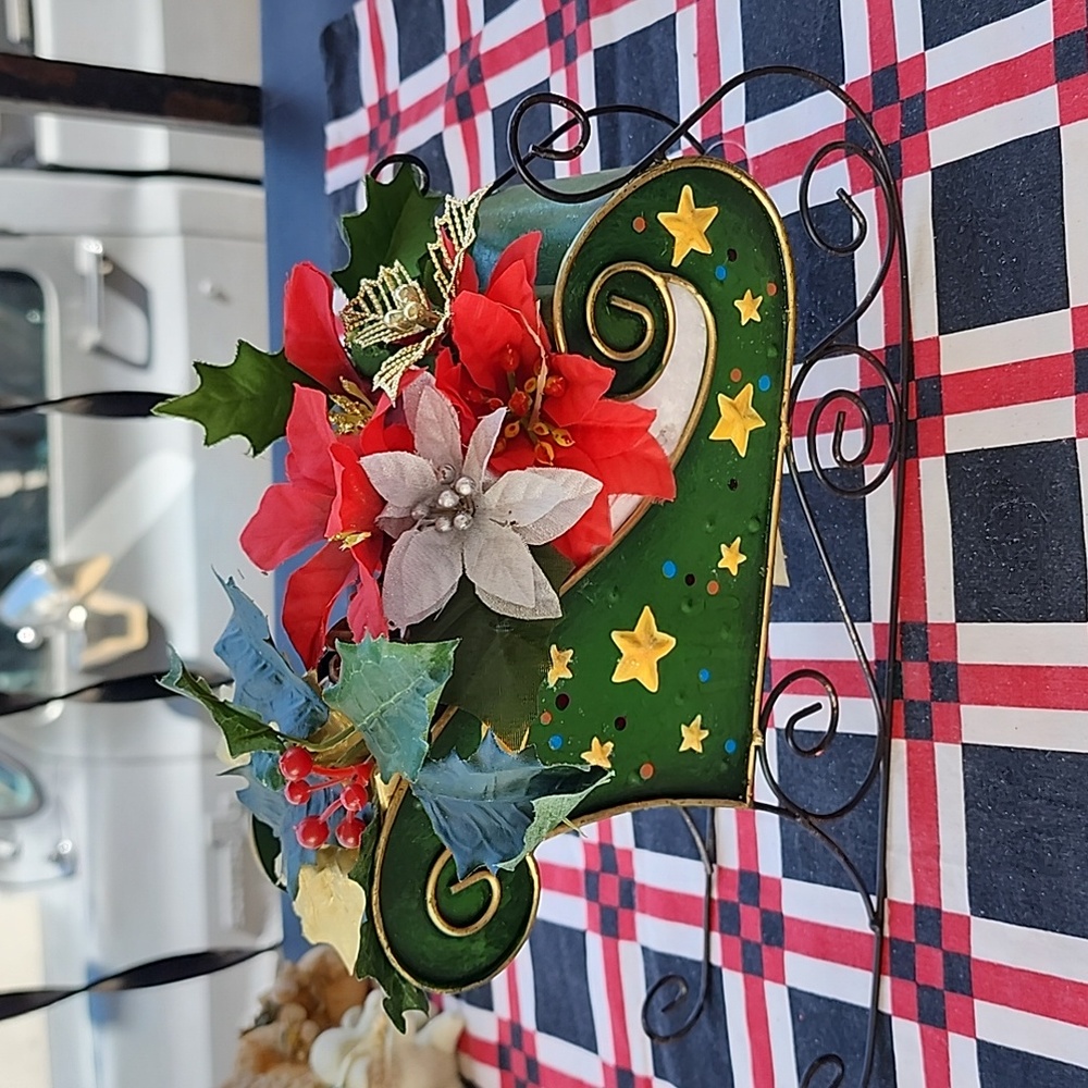 2002 METAL SLEIGH DECORATIVE  / TABLETOP .
